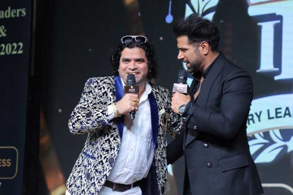 Rithvik Dhanjani with Mr. Naseem Khan in Industry Leader Awards 2022