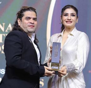 Mr. Naseem Khan received the NQA Award 2024 from Ms. Raveena Tandon