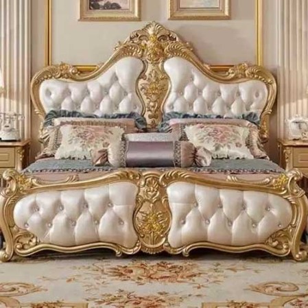 Classic Style Wooden Bed in Delhi